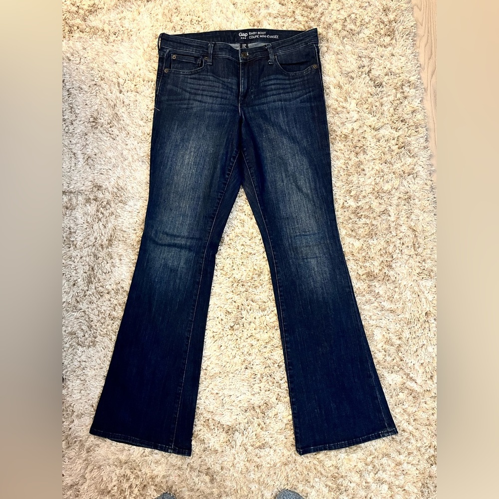 Gap size 8/29R. Mid rise. Very dark wash. No holes or frayed edges.